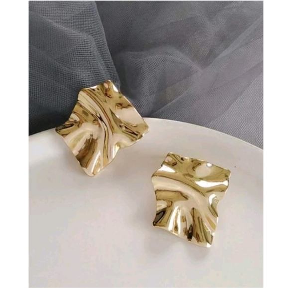 Anthropologie Minimalist Hammered Geometric Square Gold Earrings - Picture 4 of 4